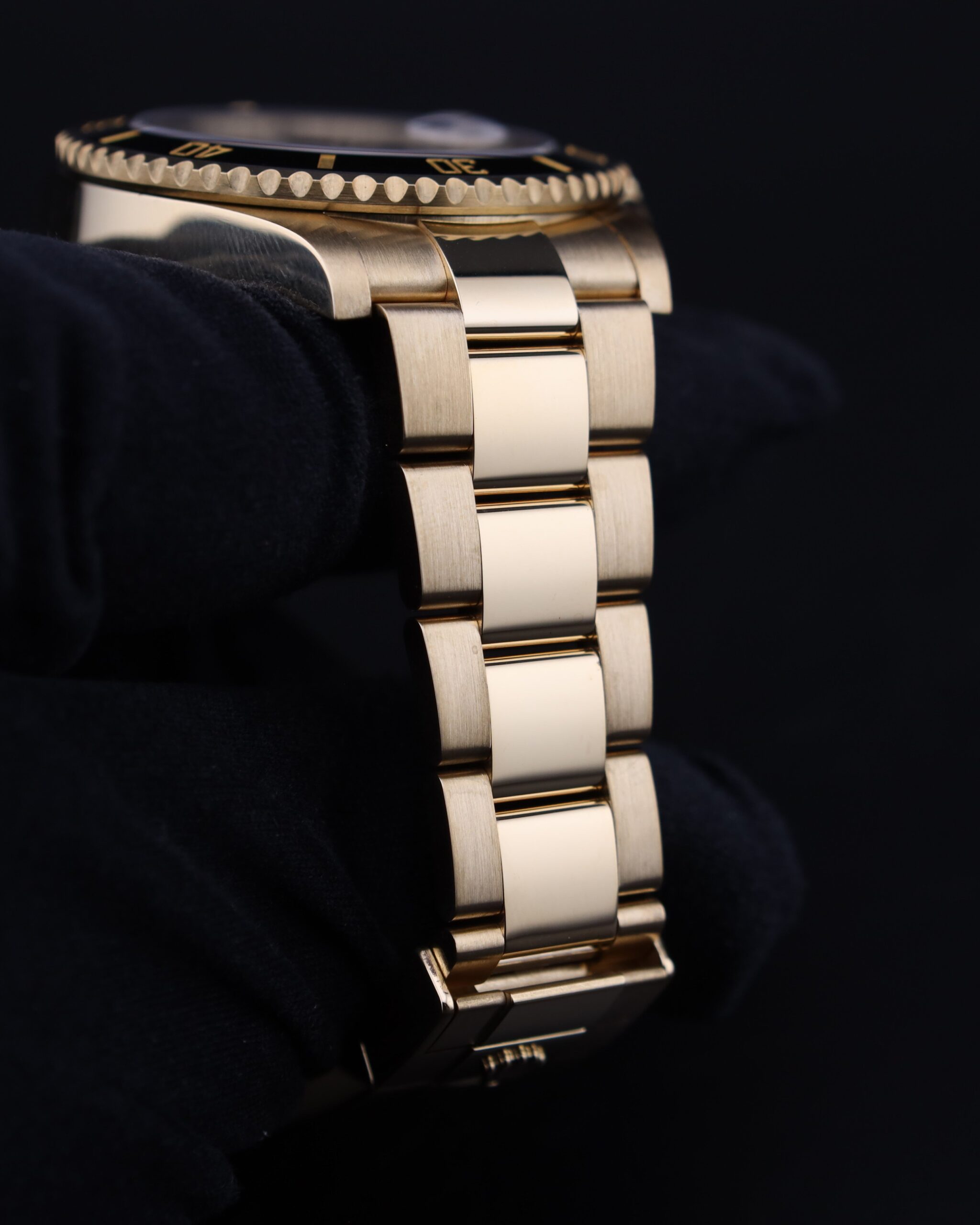Vintage diver mechanical watch close-up