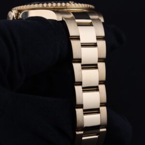 Classic men's vintage dress automatic watch