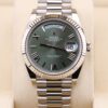 Pre-owned automatic dress watch with classic dial