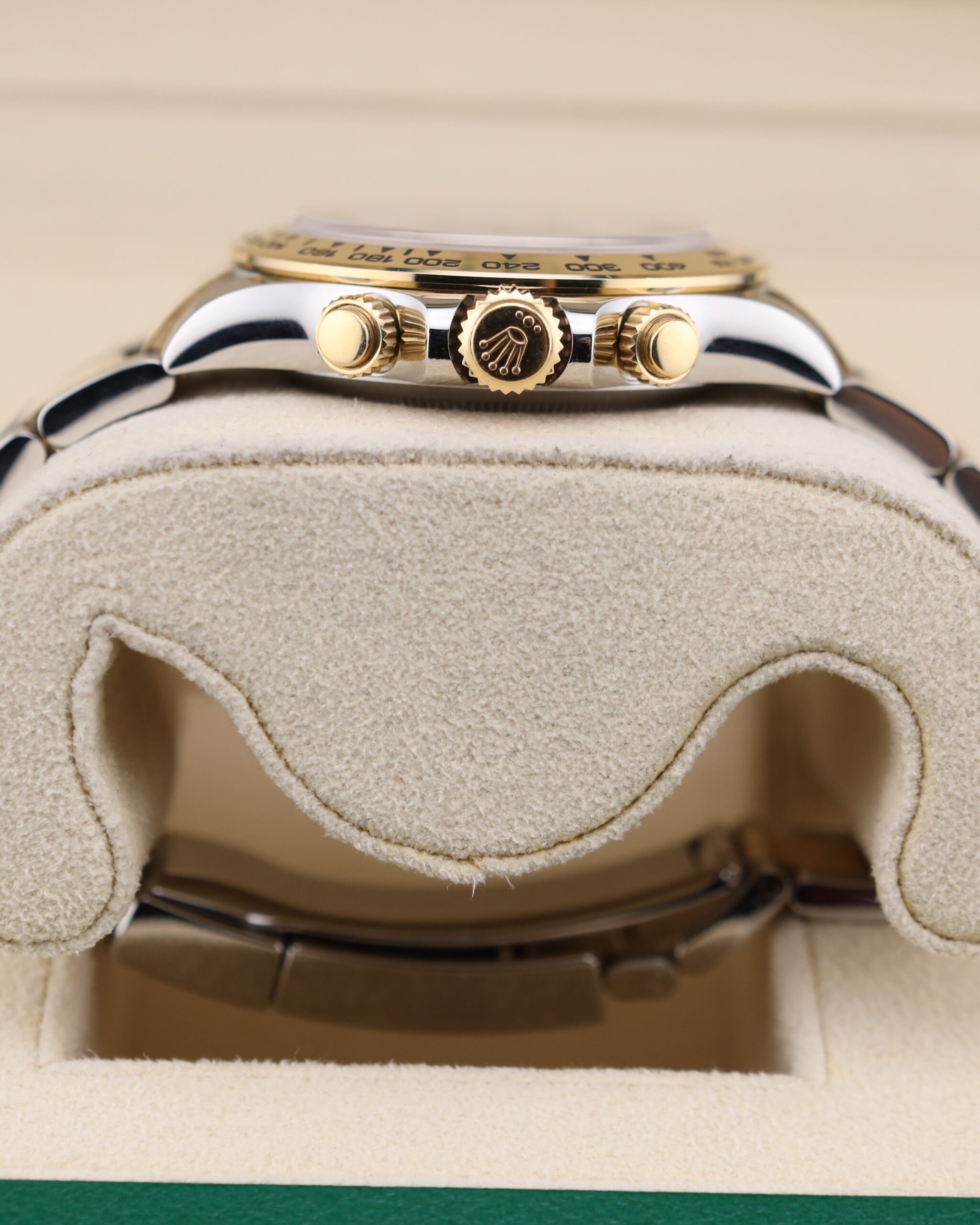 Men's vintage dress automatic watch dial