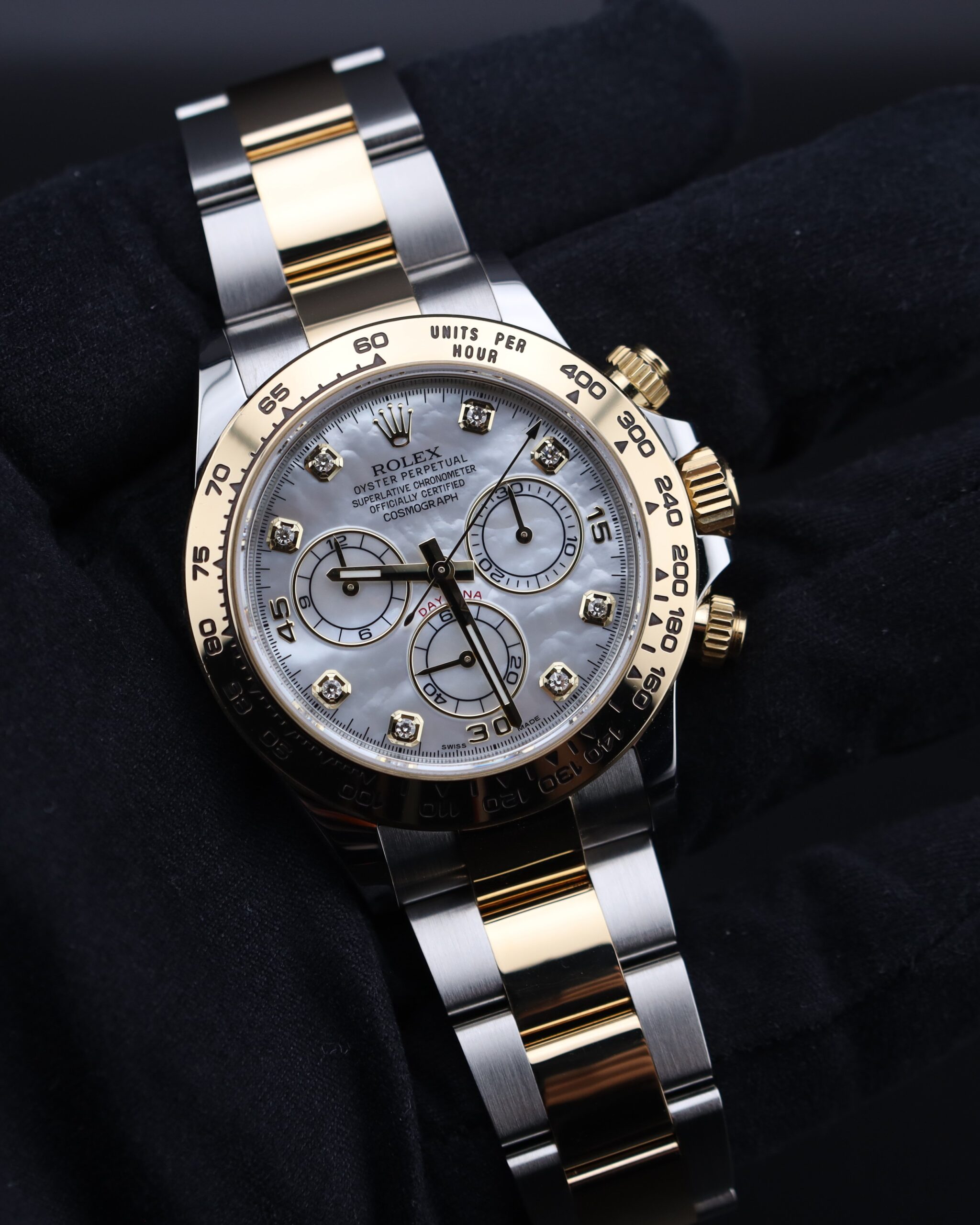 Men's vintage dress automatic watch dial