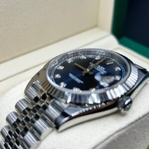 Pre-owned stainless steel chronograph wristwatch