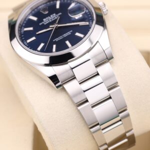 Vintage diver mechanical watch close-up