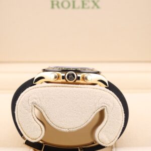 Men's vintage dress automatic watch dial