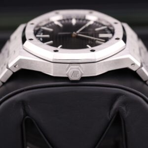 Vintage slim case men’s watch side view