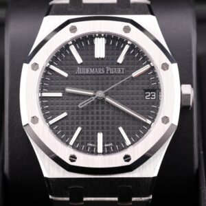 Classic pre-owned automatic dress watch