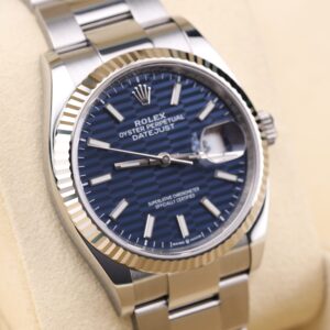Men's vintage dress automatic watch with leather strap