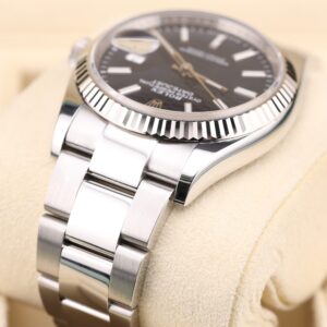 Vintage diver mechanical watch with black bezel