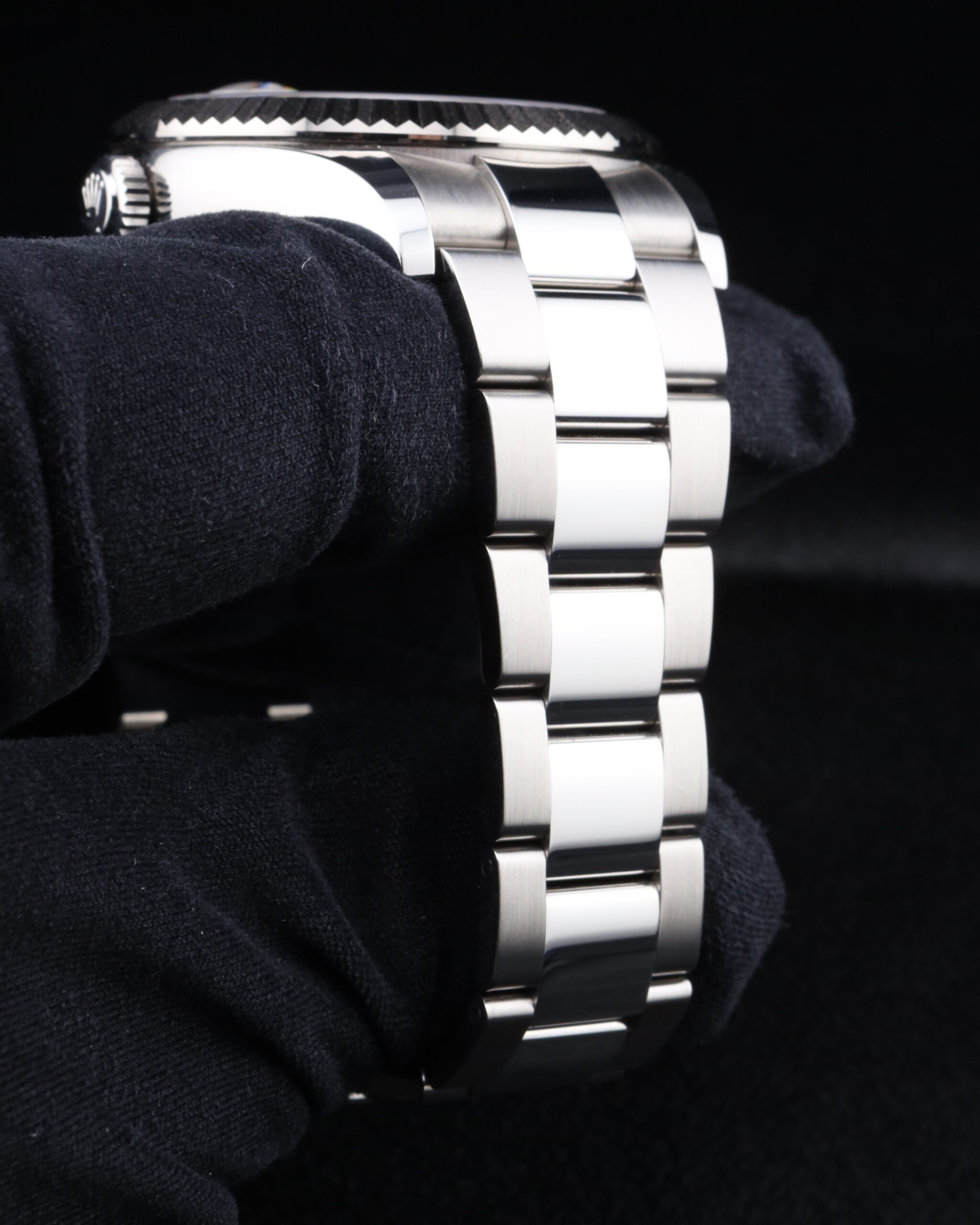 Vintage diver mechanical watch with black dial