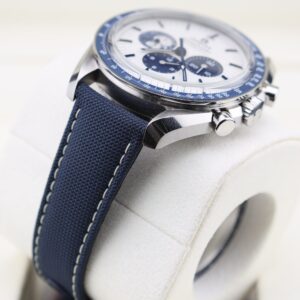 Vintage diver mechanical watch with black dial