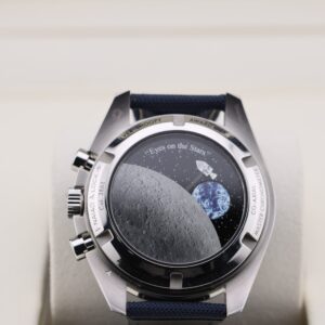 Vintage diver mechanical watch on wrist