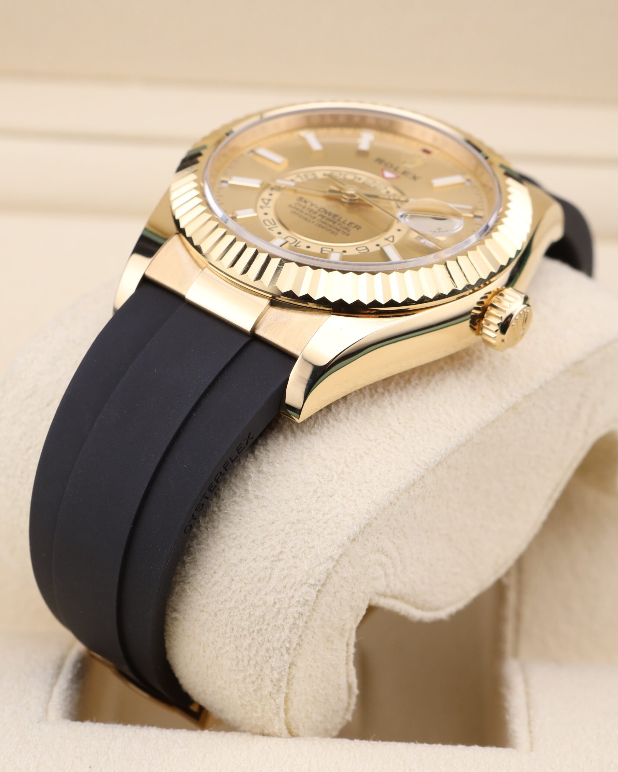Men's vintage dress automatic watch close-up