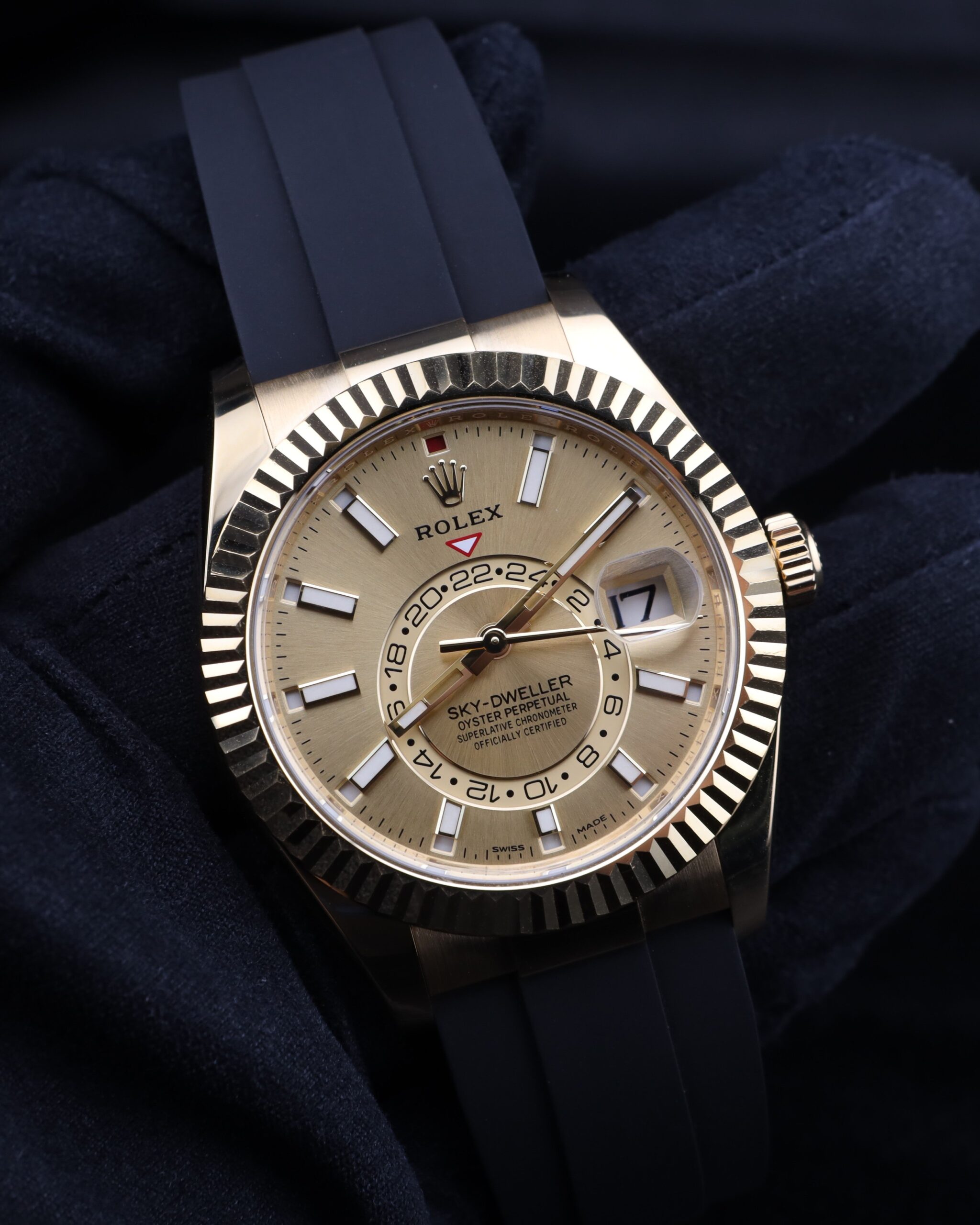 Men's vintage dress automatic watch close-up