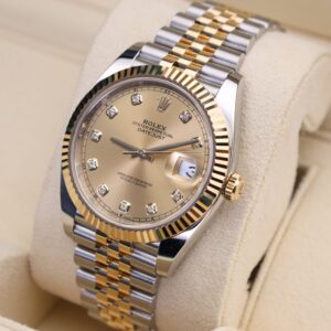 Vintage diver mechanical watch with rotating bezel