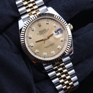 Vintage slim case men’s watch on wrist