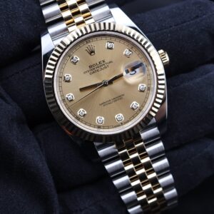 Vintage diver mechanical watch with black dial