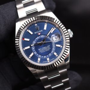 Men’s vintage dress automatic wristwatch