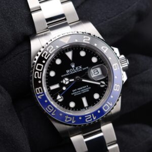 Vintage diver mechanical watch with rotating bezel