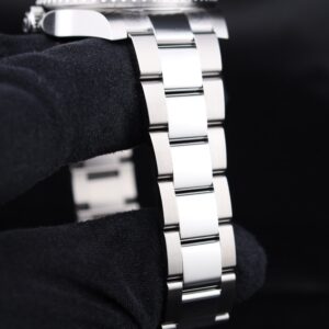 Classic pre-owned automatic dress watch