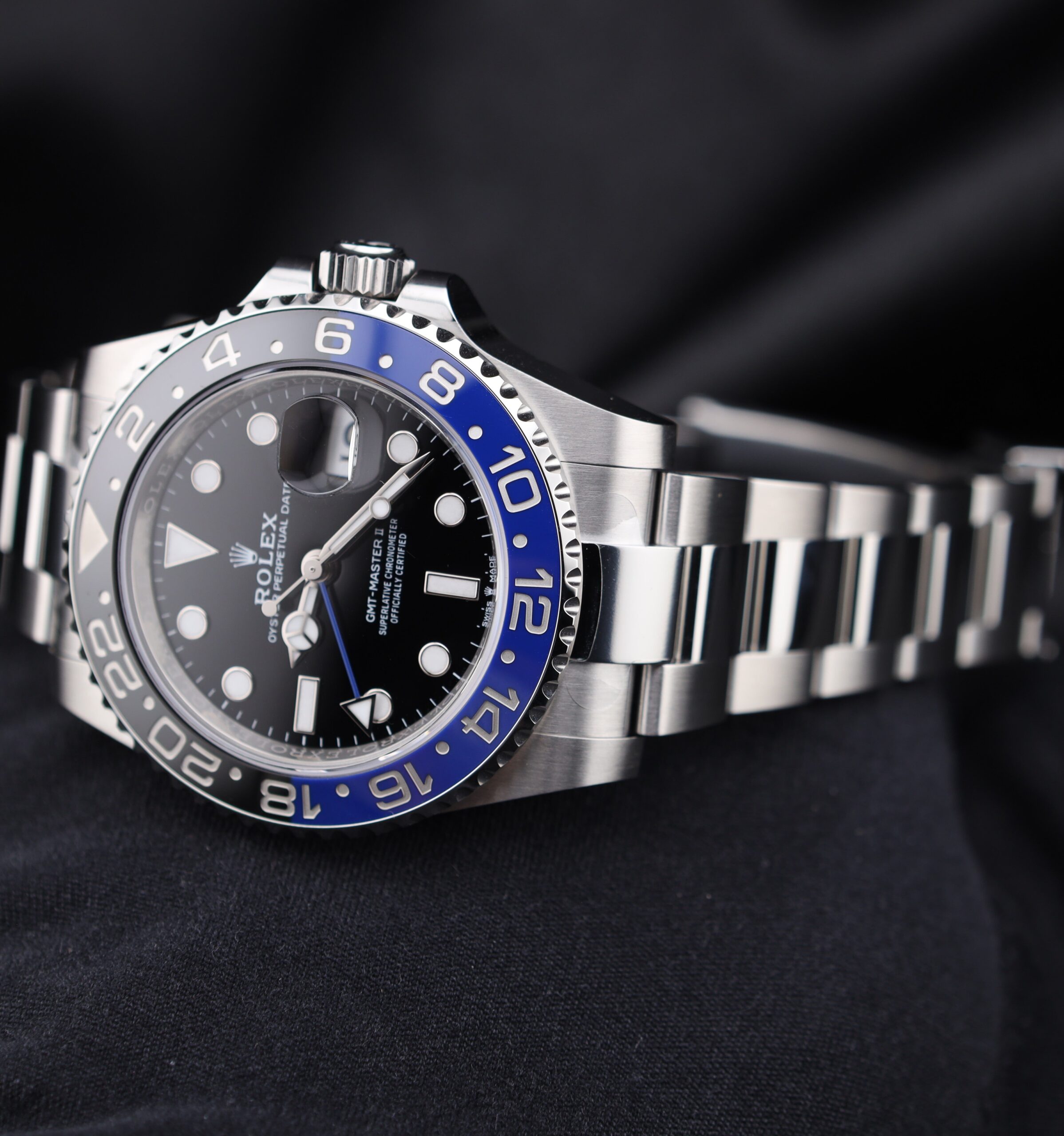 Pre-owned automatic dress watch with leather strap