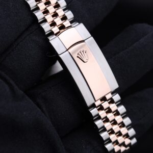 Men's vintage dress automatic watch dial