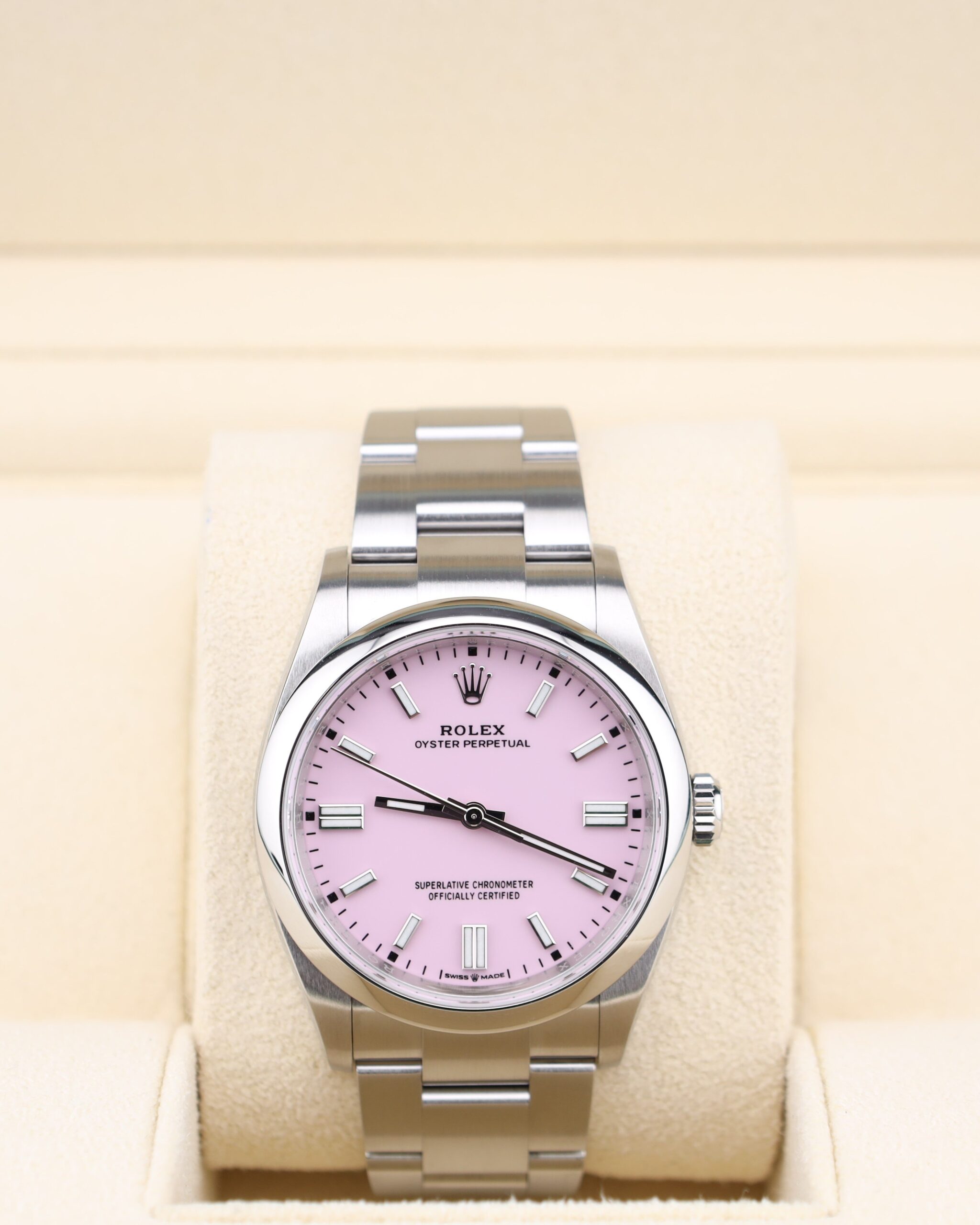 Vintage slim case men’s watch with minimalist dial