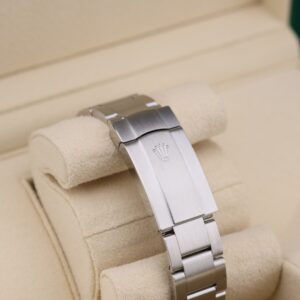 Vintage diver mechanical watch with black bezel