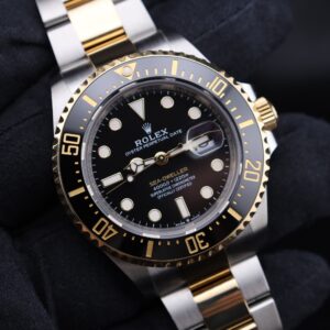 Men's vintage dress automatic watch dial