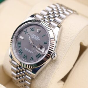 Pre-owned moonphase wrist watch with elegant face