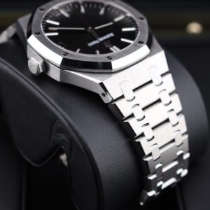 Pre-owned stainless steel chronograph with black dial