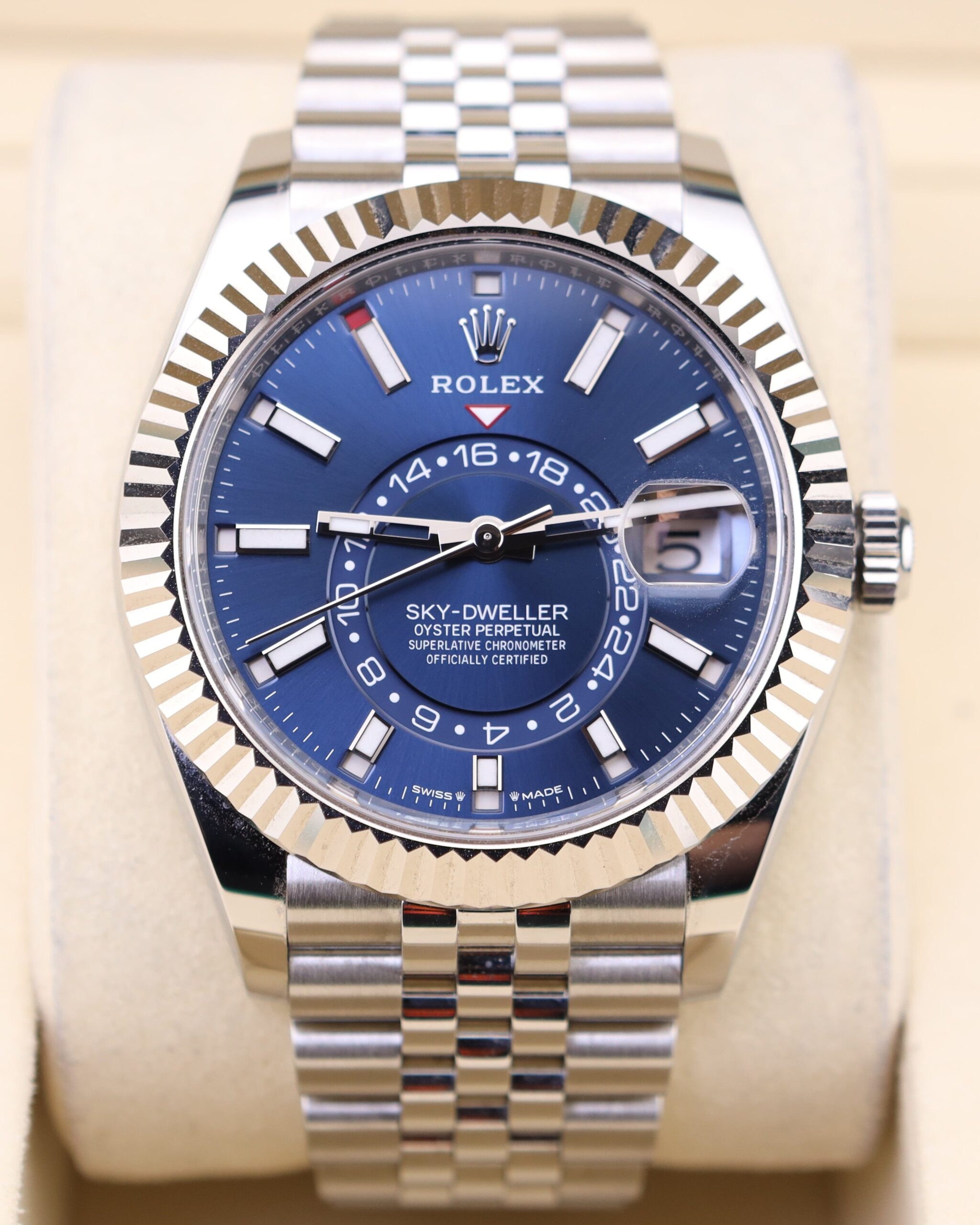 Classic pre-owned automatic dress watch