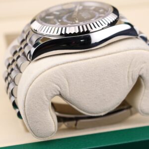 Swiss made mechanical watch with leather band