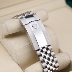 Men's vintage dress automatic watch on leather strap