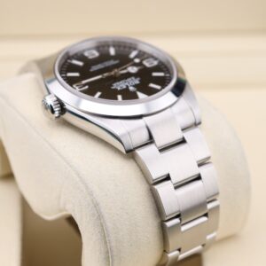 Vintage diver mechanical watch with black bezel