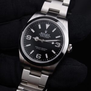 Vintage diver mechanical watch with bold dial