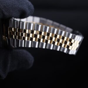 Vintage diver mechanical watch with black bezel