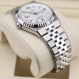 Pre-owned moonphase wrist watch display