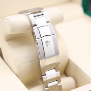 Men's vintage dress automatic watch close-up