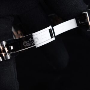 Luxury pre-owned ladies watch with mother of pearl dial