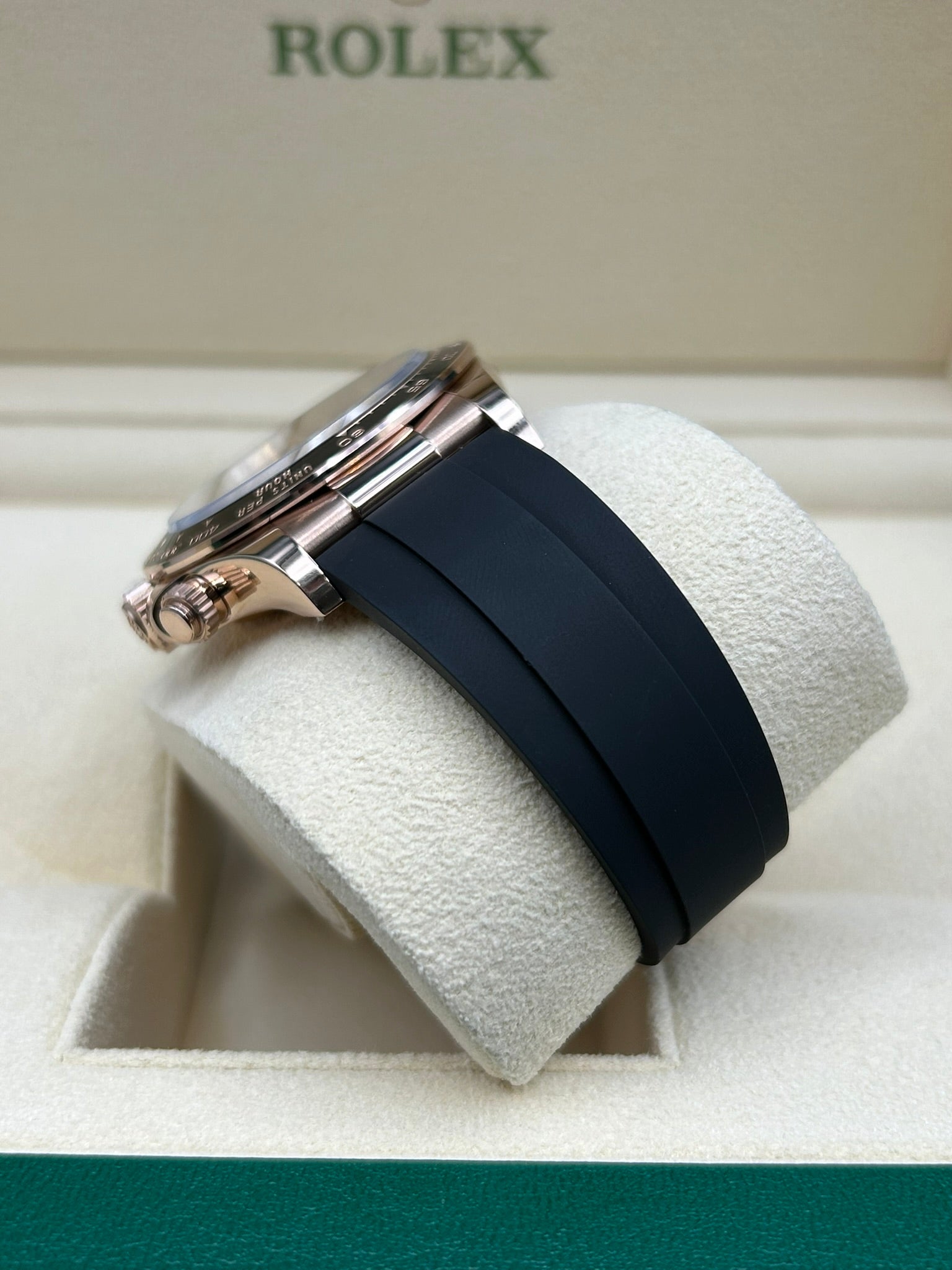 Black dial rose gold luxury wristwatch